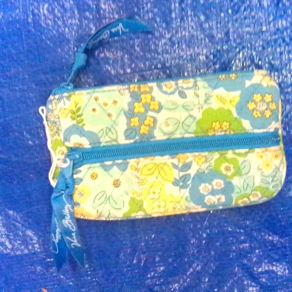 Vera Bradley - Picture 6 of 7